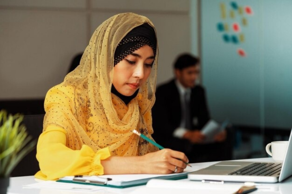 Students attending Cambridge English training program in Saudi Arabia classroom